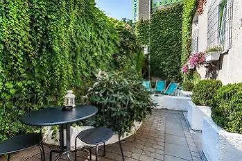 Secret Garden Apartment *